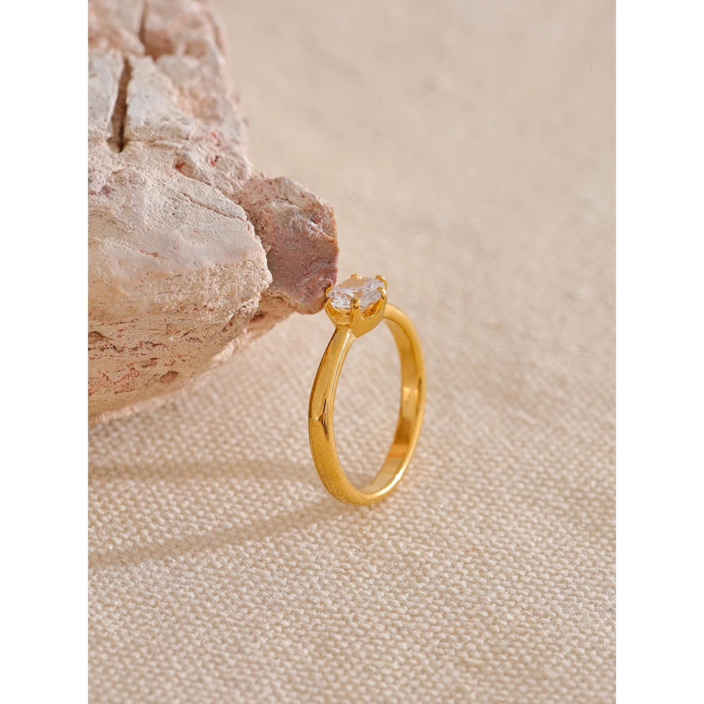 Anel clássico de zircônia cúbica alta qualidade 18k cor dourada joias charmosas da moda em aço inoxidável