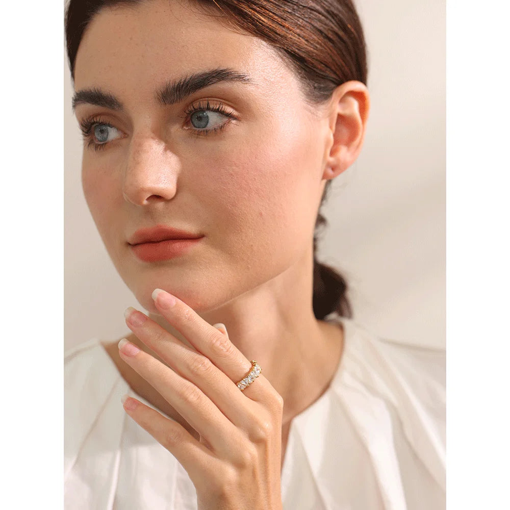 Anel brilhante delicado zircônia cúbica