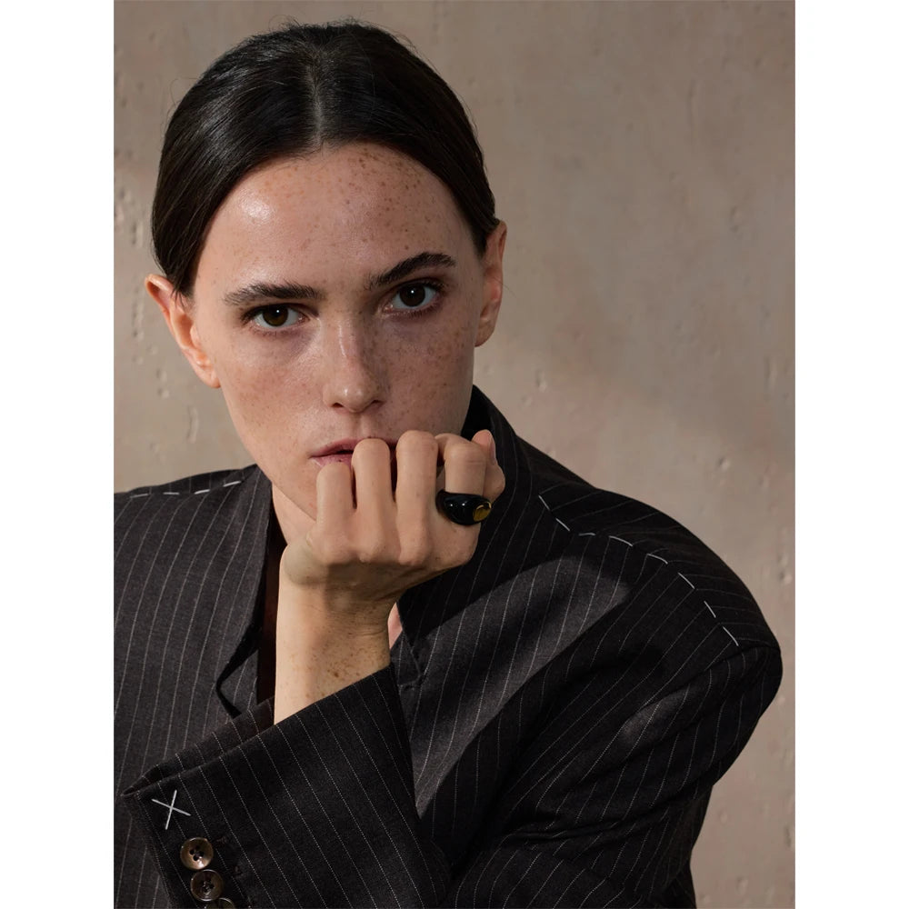 Anel preto esmalte geométrico