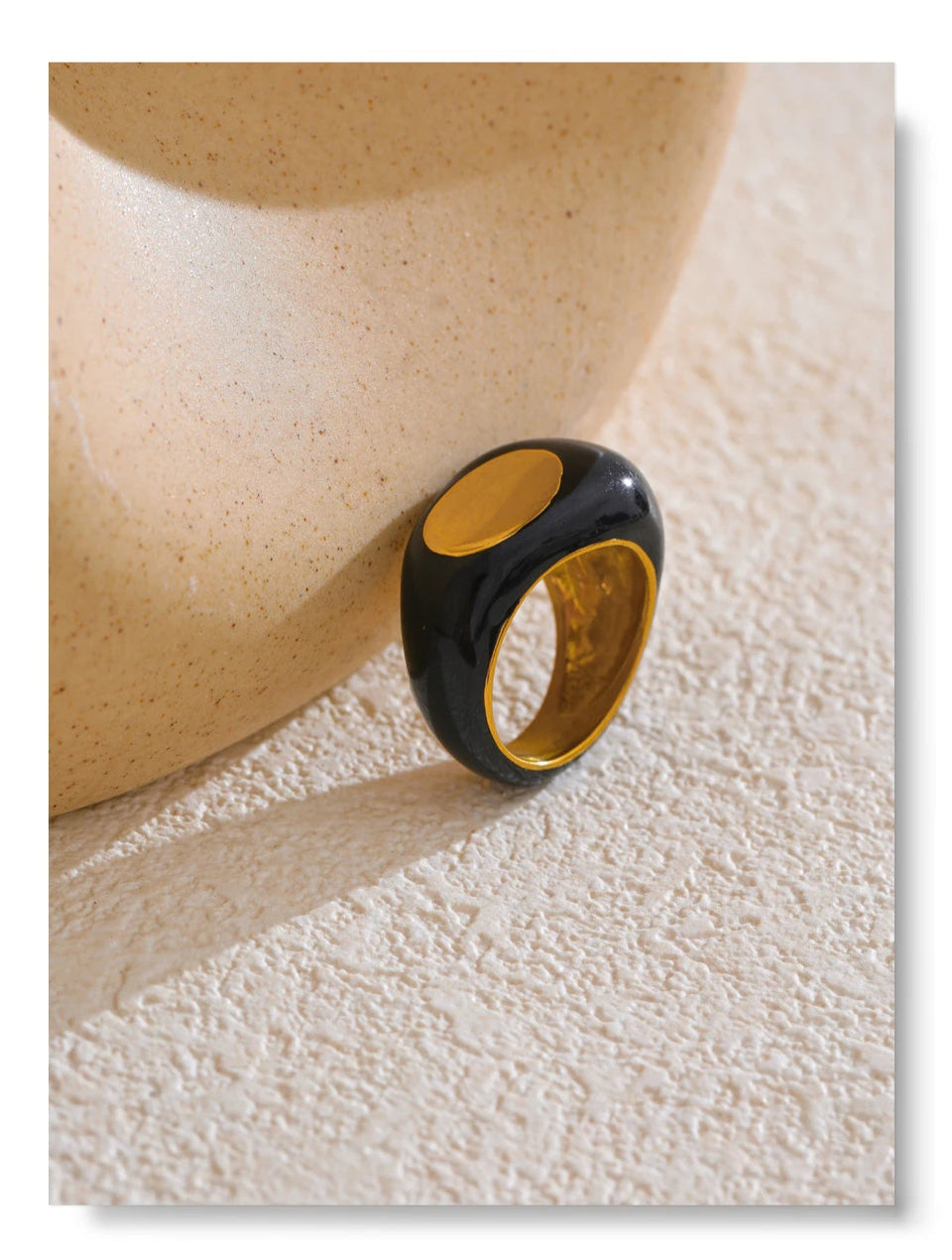 Anel preto esmalte geométrico