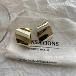 Brincos Assimétricos