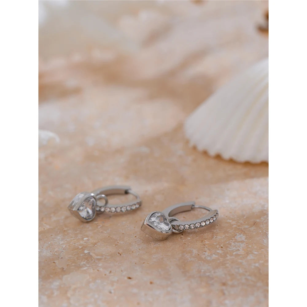 Brincos de Argola com Coração Brilhante