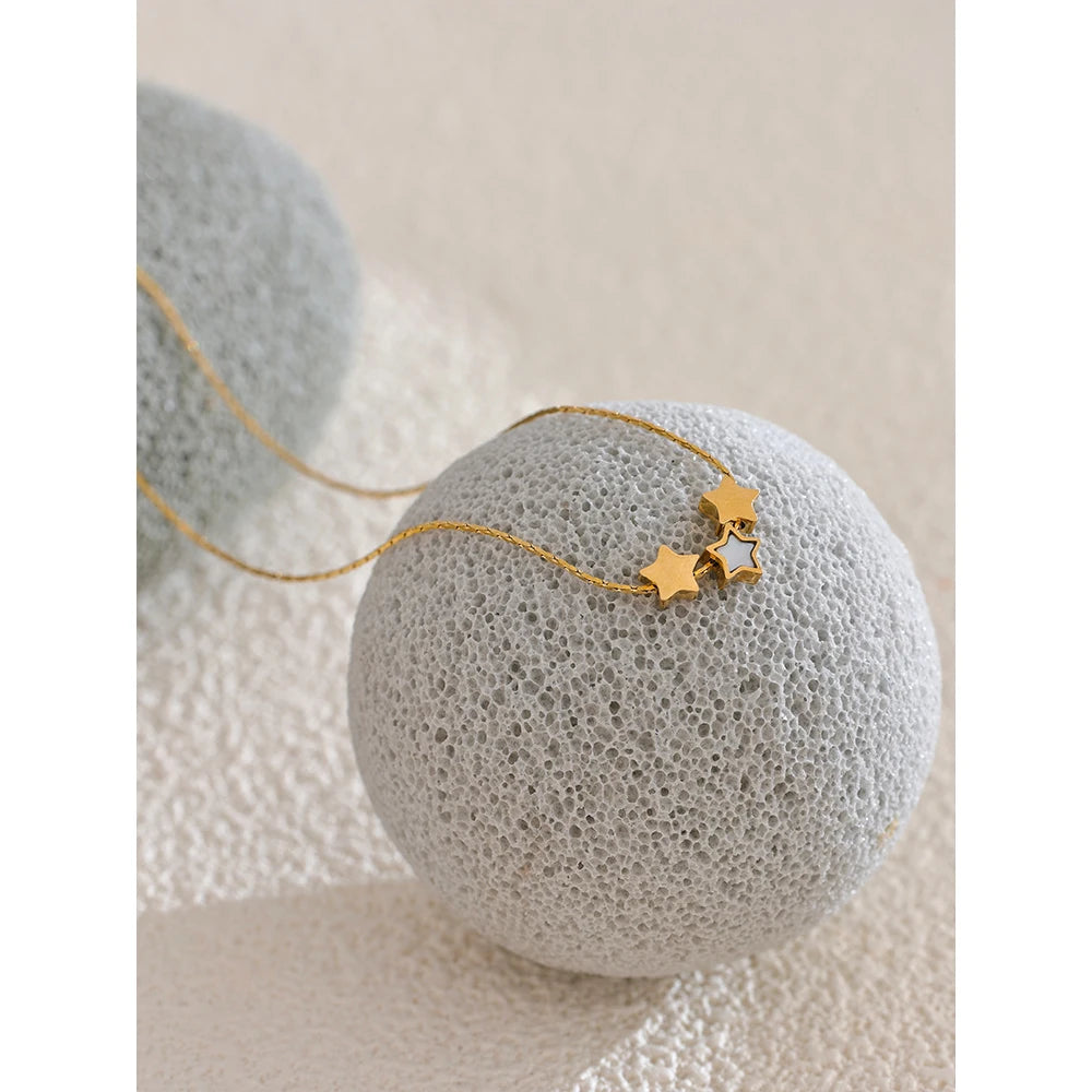 Colar Dourado Estrelas