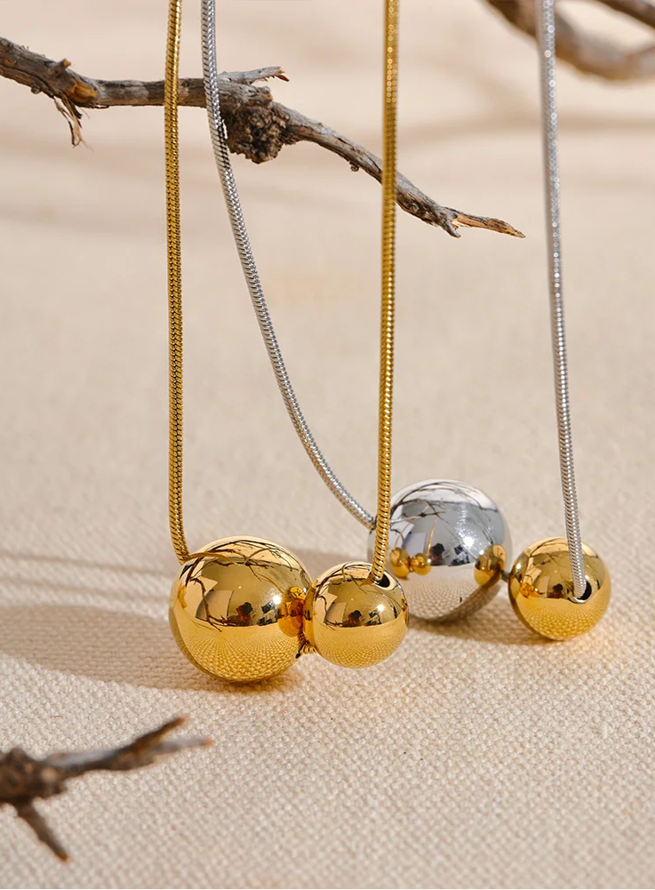 Colar esferas redondas