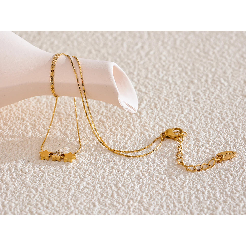 Colar Dourado Estrelas