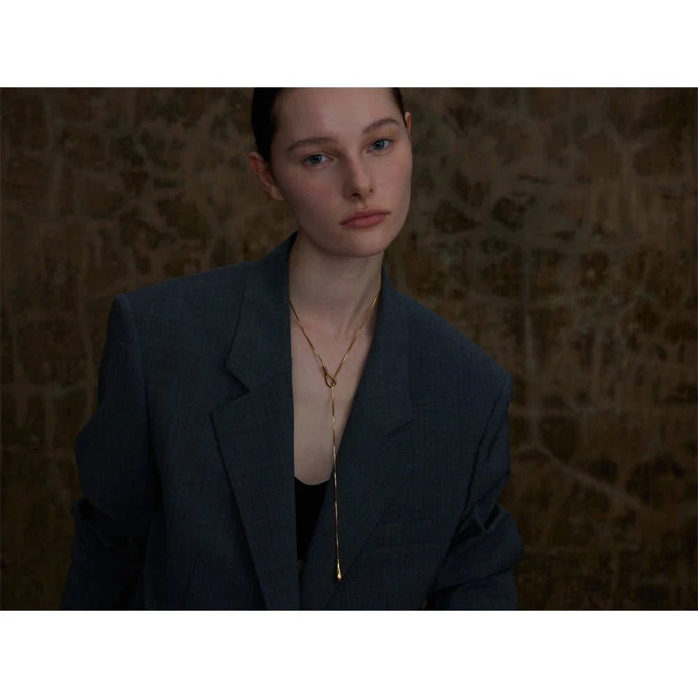 Colar requintado banhado cor de ouro