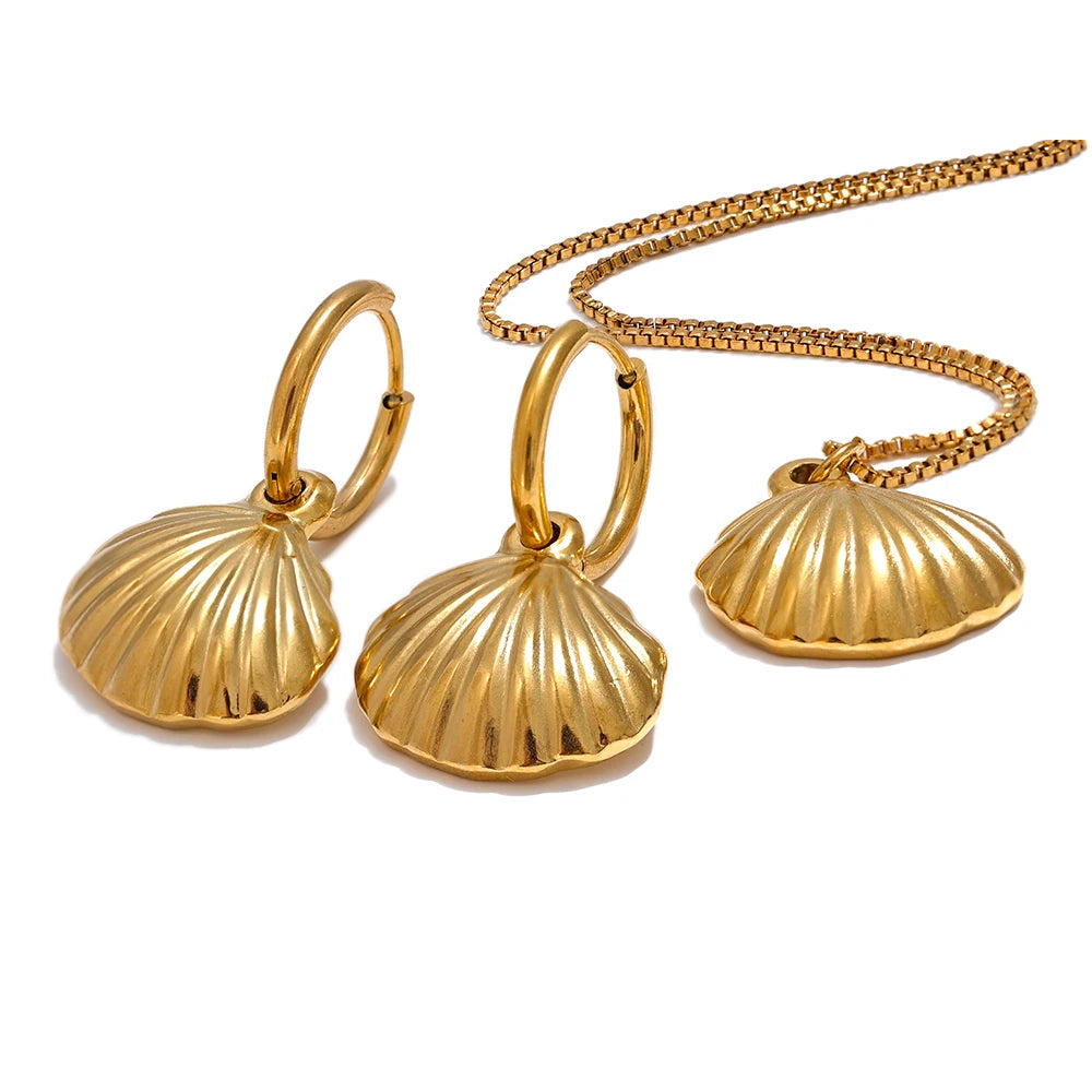 Conjunto de brincos e colar de concha de verão da moda em aço inoxidável cor dourada
