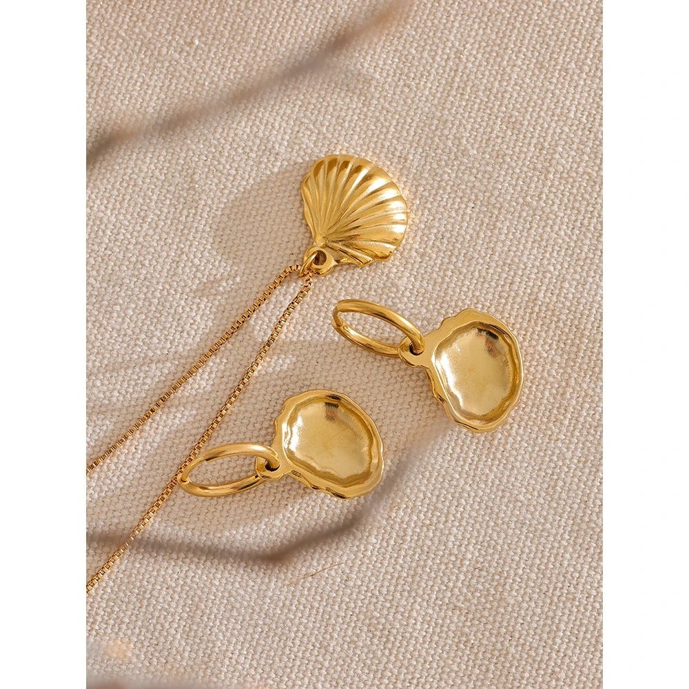Conjunto de brincos e colar de concha de verão da moda em aço inoxidável cor dourada joias à prova d'água para mulheres