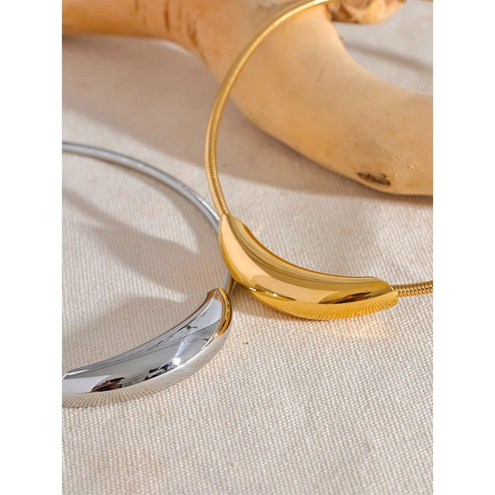 Colar gargantilha dourado