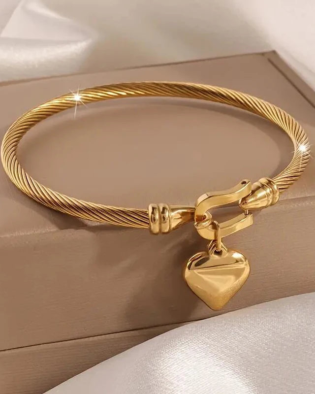 Pulseiras com pingente de coração