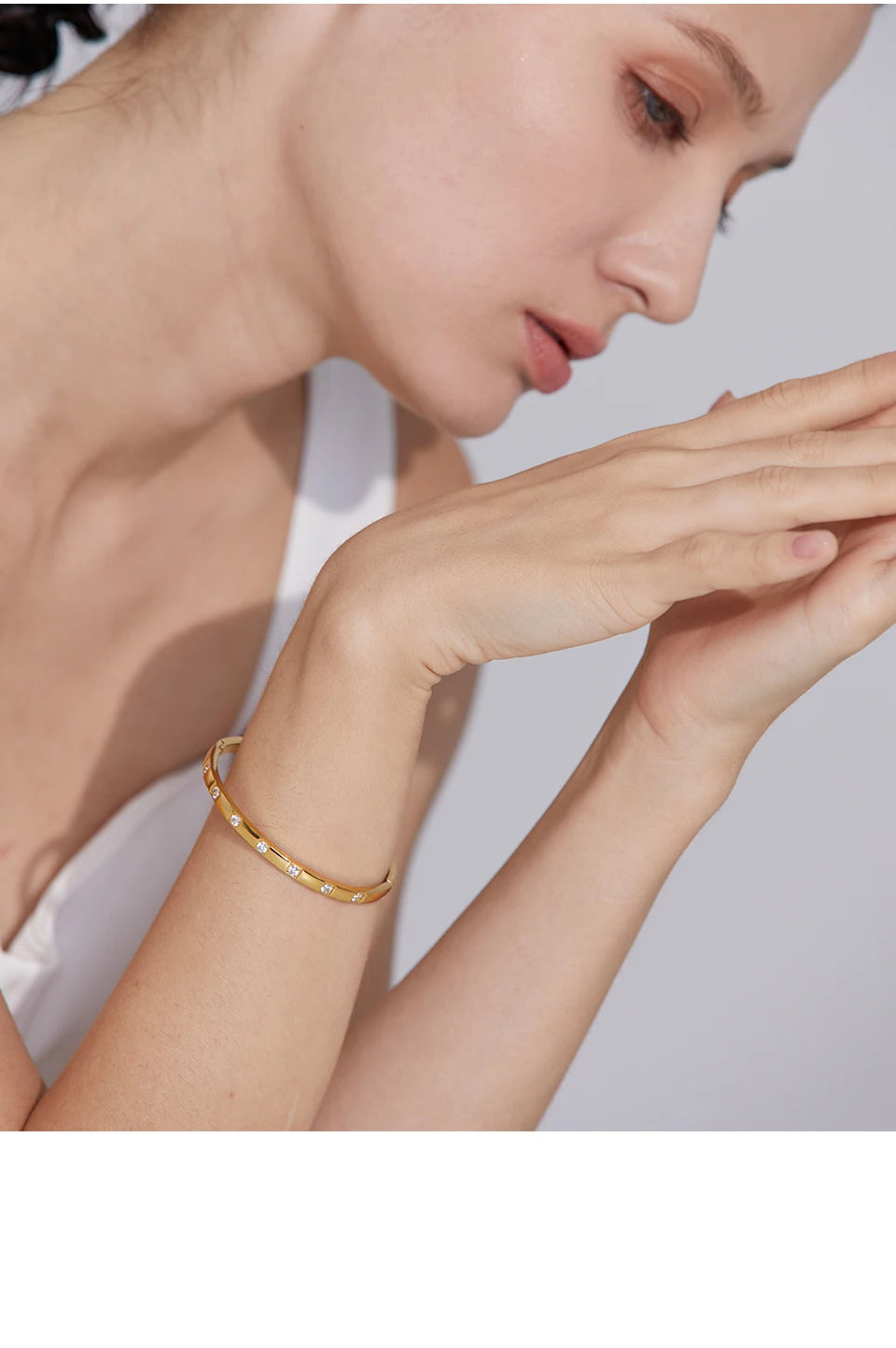 Pulseira_Dourada_de_Luxo