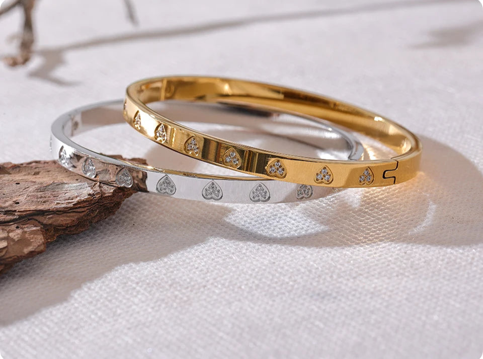 Pulseira Dourada e Prata de Coracao