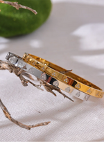 Pulseira Dourada de Coracao