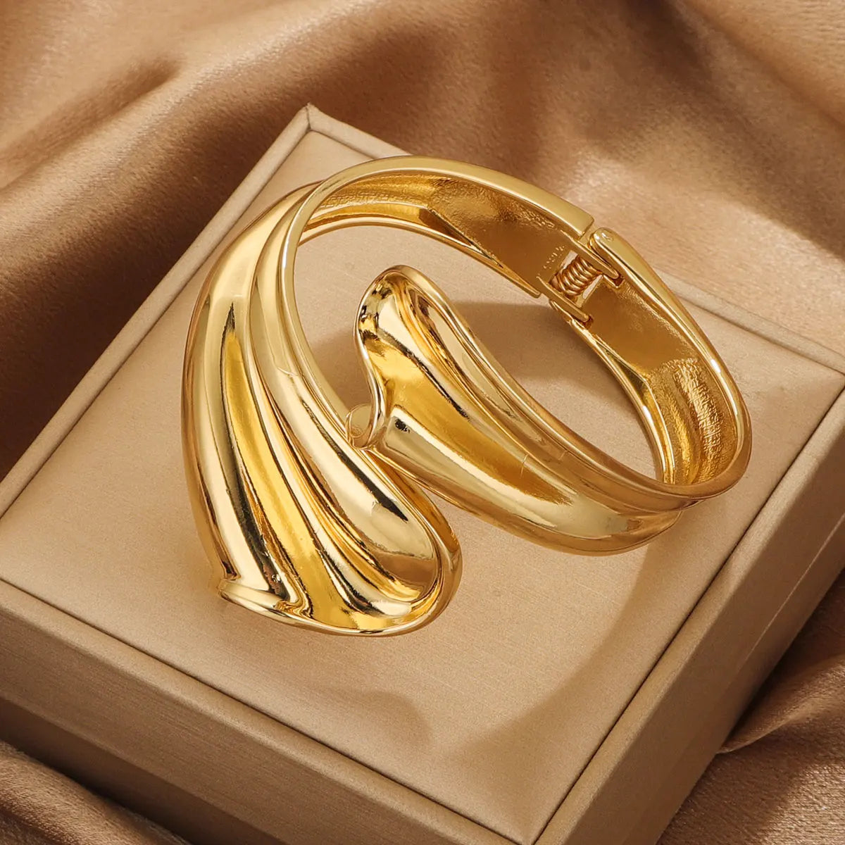 pulseira geométrica larga de metal liso brilhante, pulseira boho, textura de metal, banhado a ouro 18k, joias à prova d'água, decoração de presente