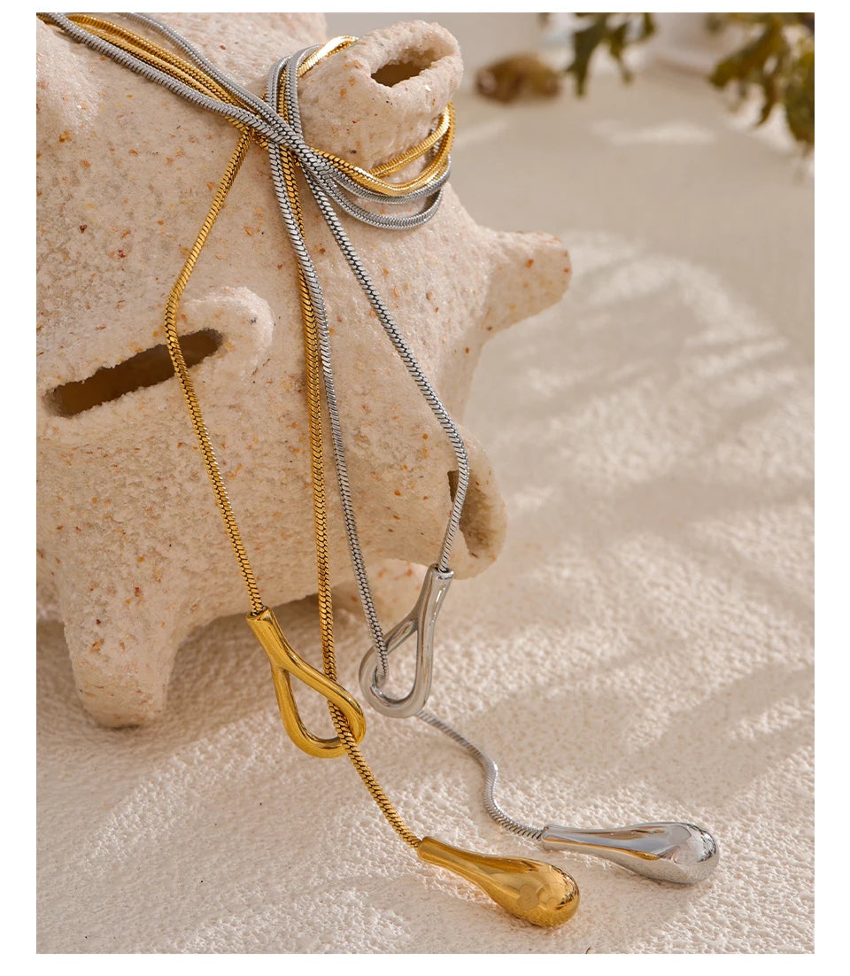 Colar requintado banhado cor de ouro