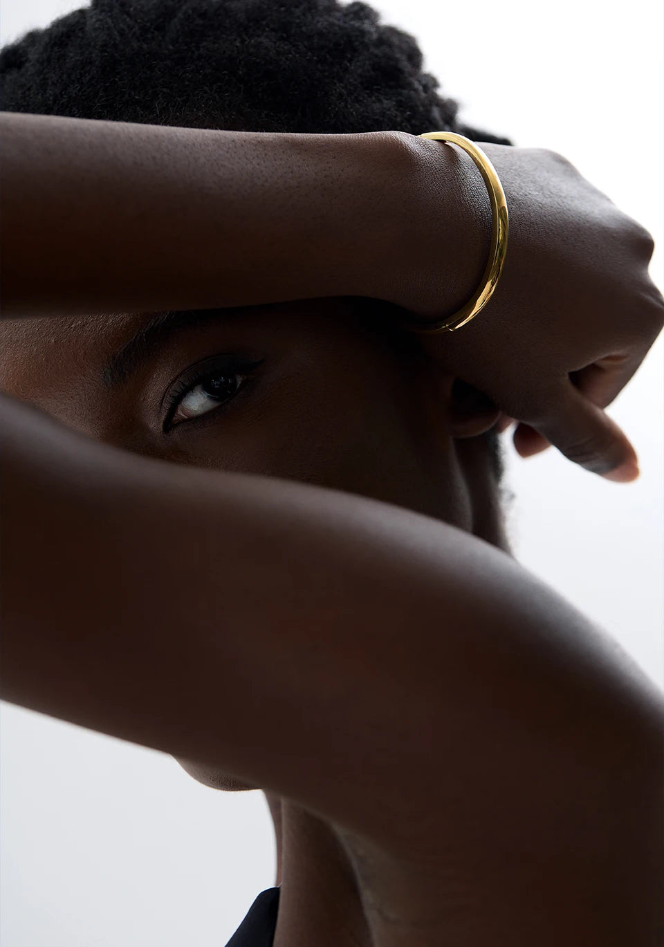 Pulseira minimalista dourada