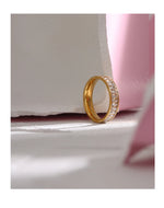 Anel de zircônia cúbica dourado