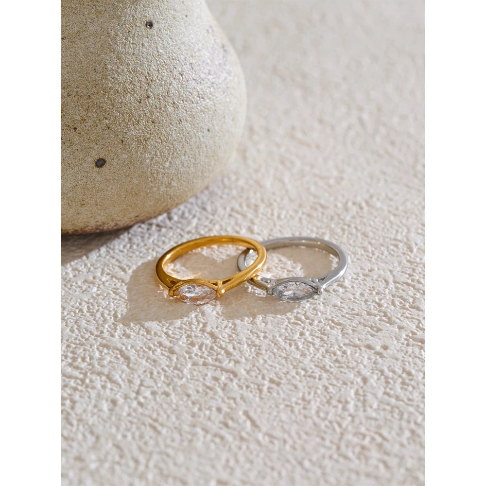 Anel de zircônia cúbica brilhante 18K