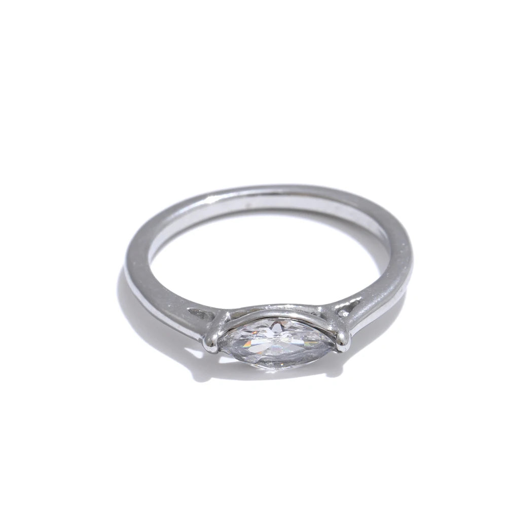 Anel de zircônia cúbica brilhante 18K prata