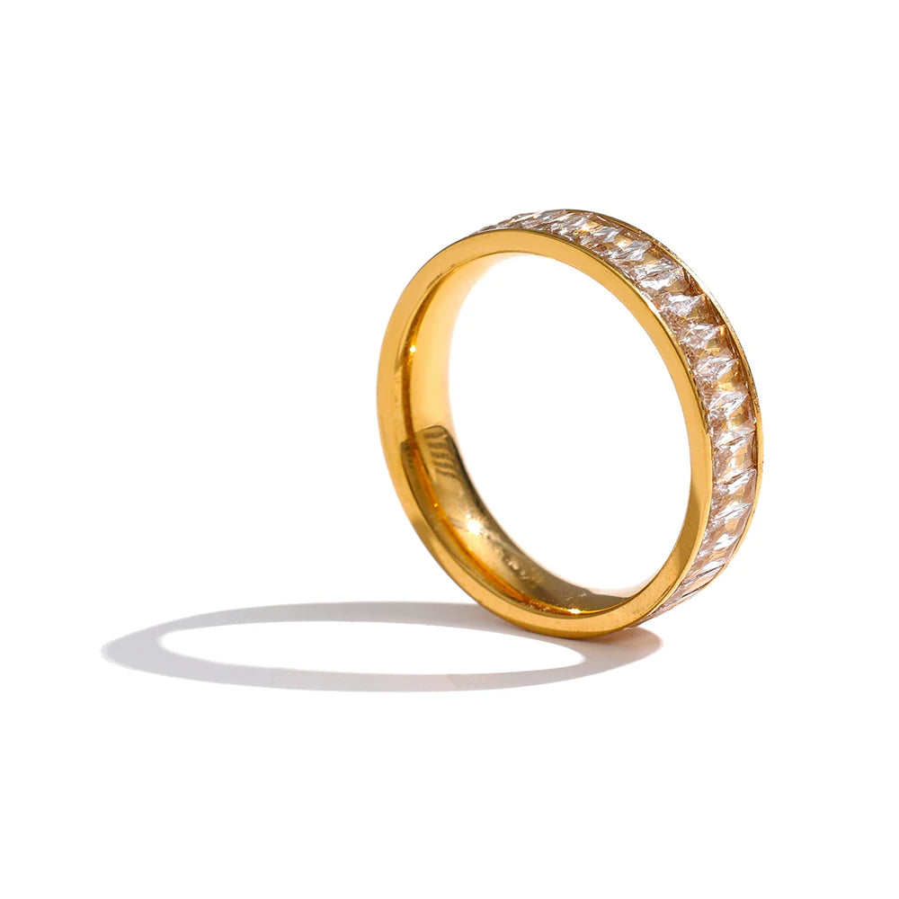 Anel de zircônia cúbica dourado