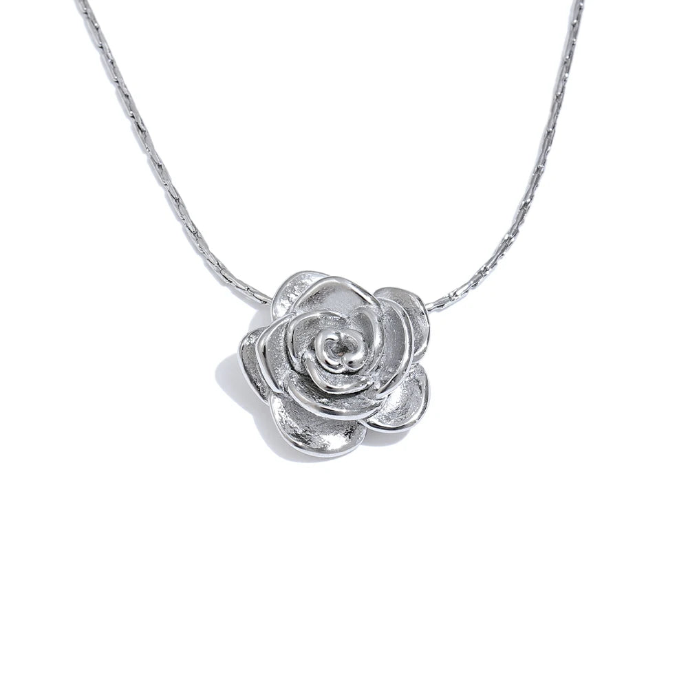 Colar flor pingente prata