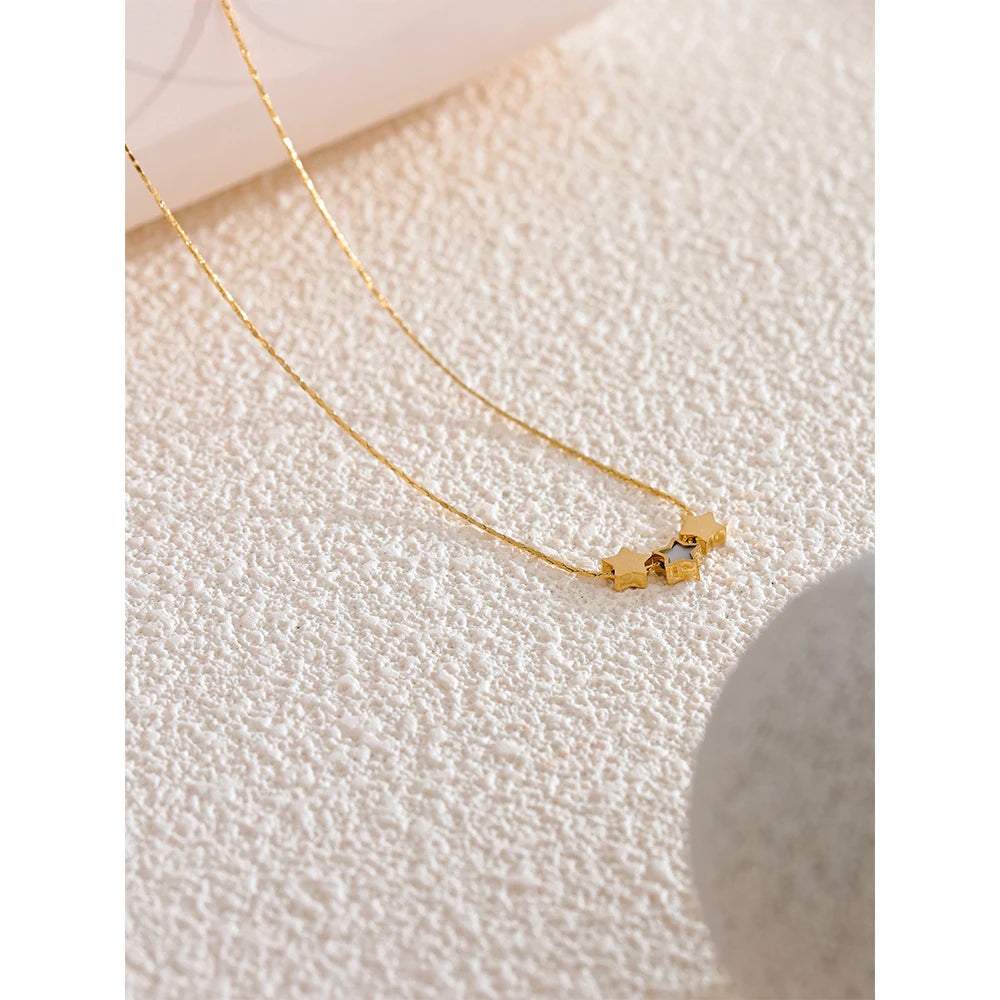 Colar Dourado Estrelas
