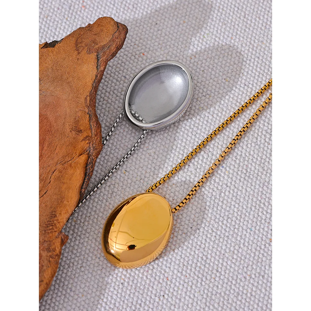 Colar oval pingente feminino