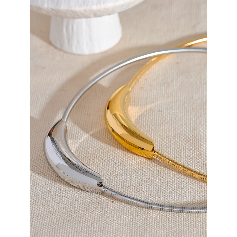 Colar gargantilha dourado