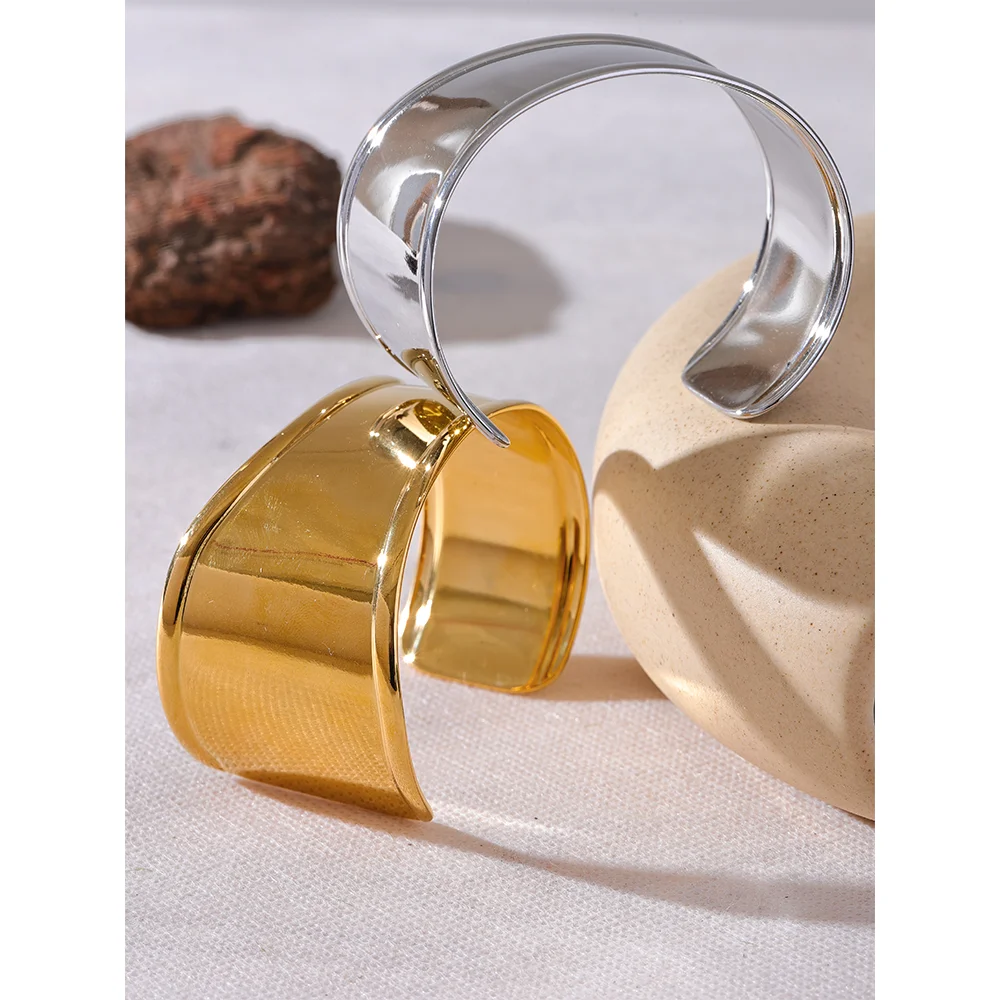 Pulseira larga dourada