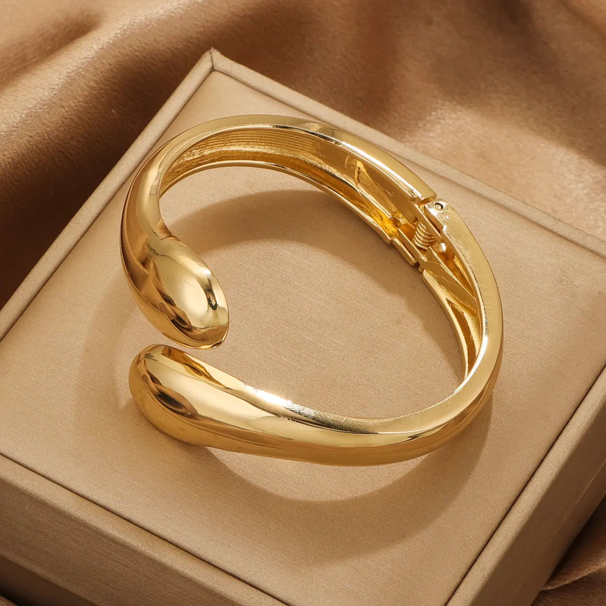 pulseira geométrica larga de metal liso brilhante, pulseira boho, textura de metal, banhado a ouro 18k, joias à prova d'água, decoração de presente