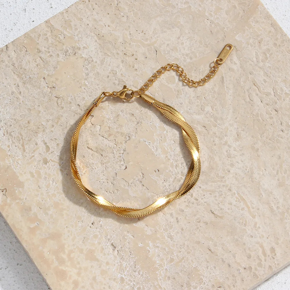 Colar de corrente e pulseira banhado a ouro 