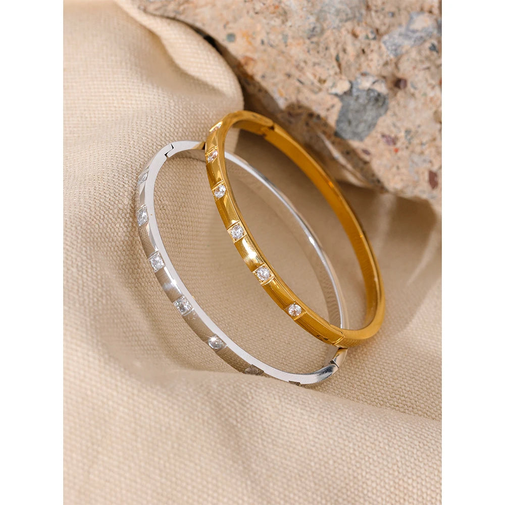 Pulseira_Dourada_de_Luxo