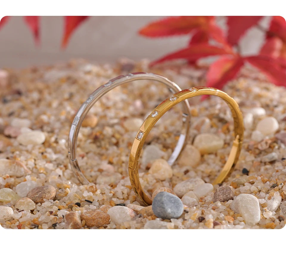 Pulseira_Dourada_de_Luxo