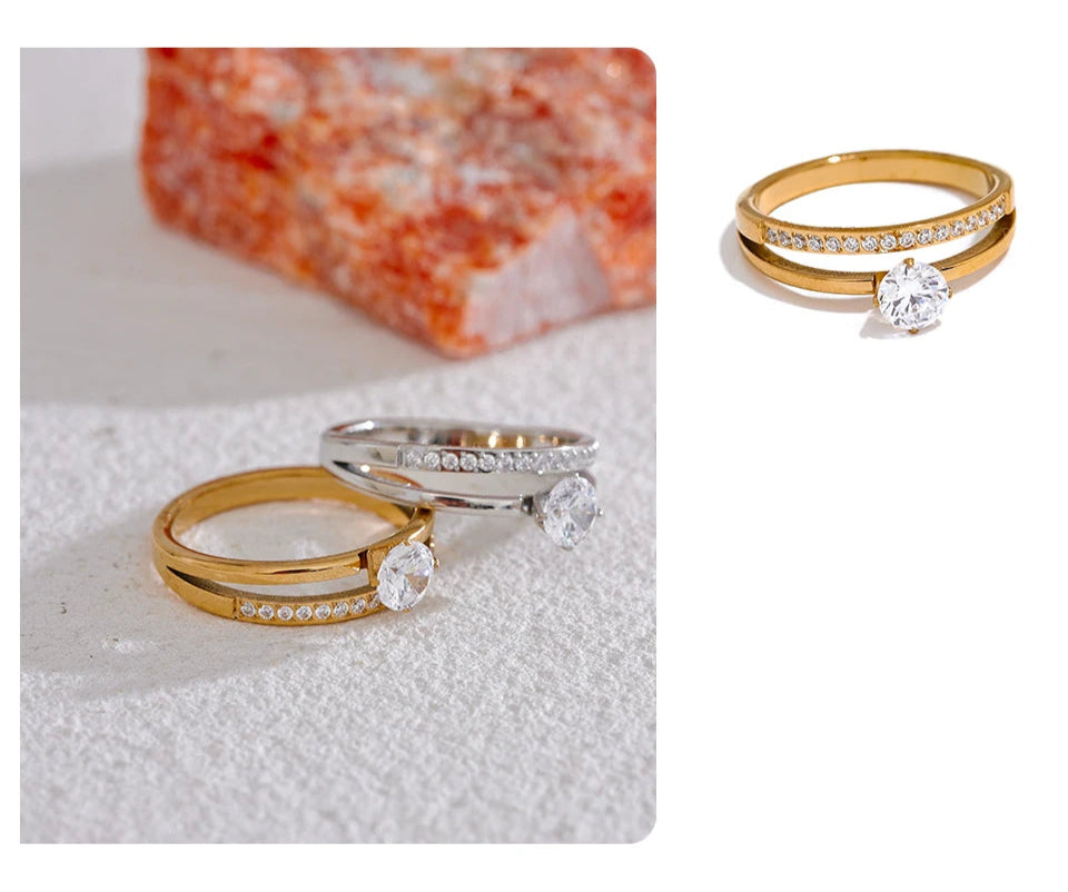 Anel dourado brilhante exclusivo