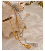 Colar requintado banhado cor de ouro