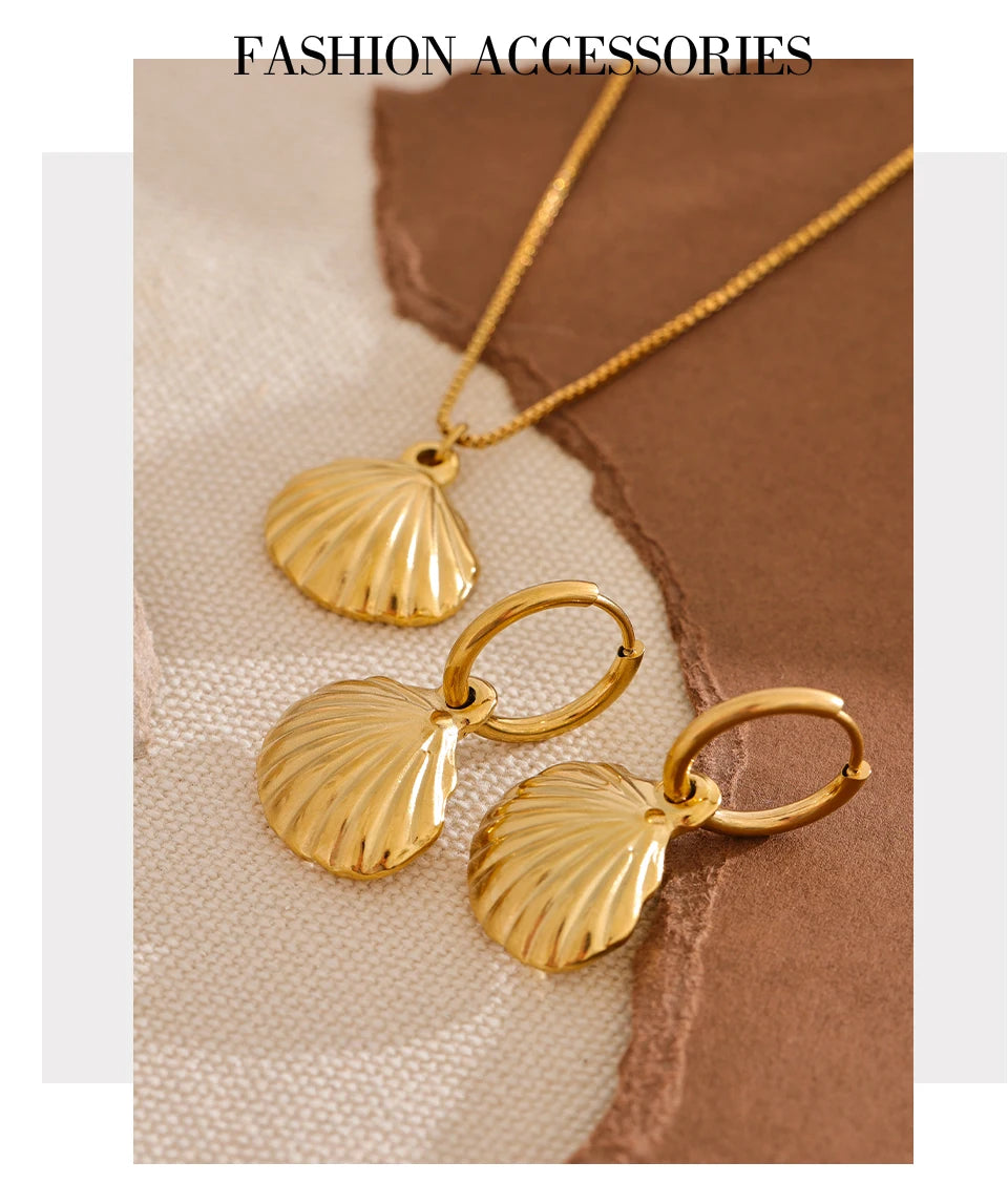 Conjunto de brincos e colar de concha de verão da moda em aço inoxidável cor dourada joias à prova d'água para mulheres