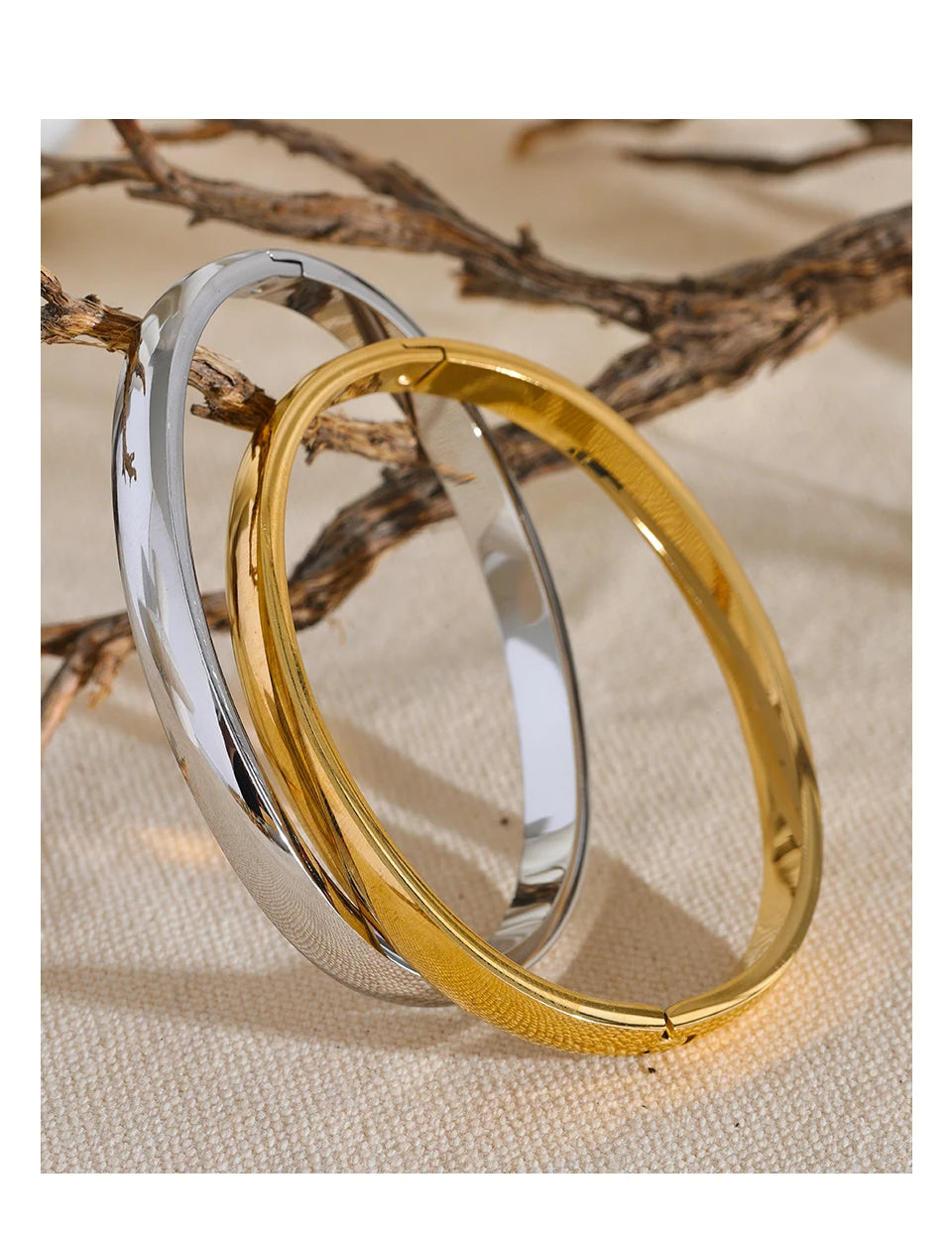 Pulseira minimalista dourada