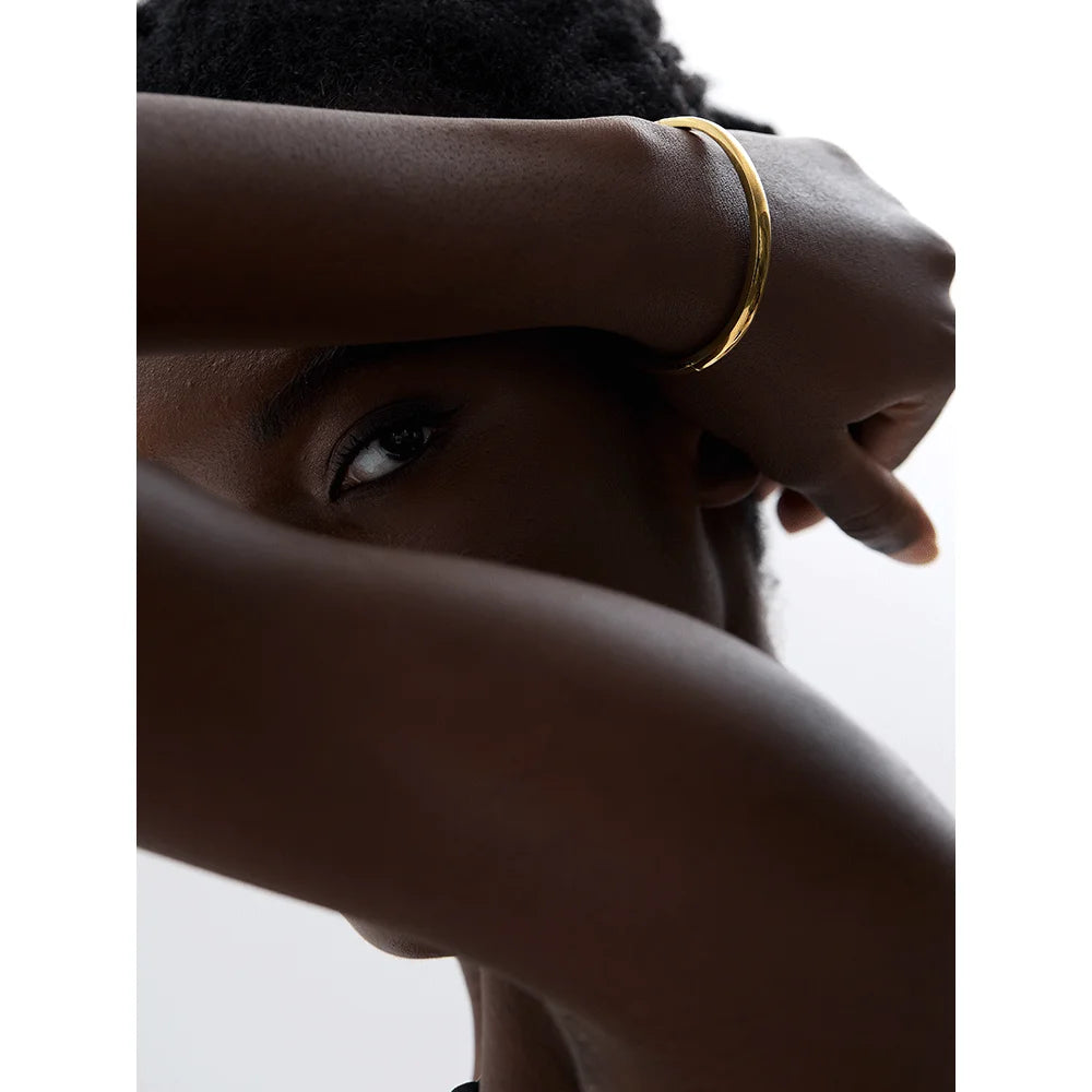 Pulseira minimalista dourada