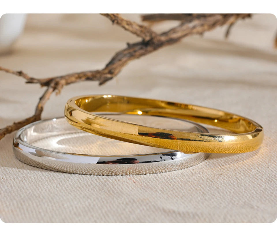 Pulseira minimalista dourada