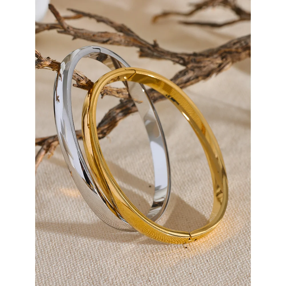 Pulseira minimalista dourada